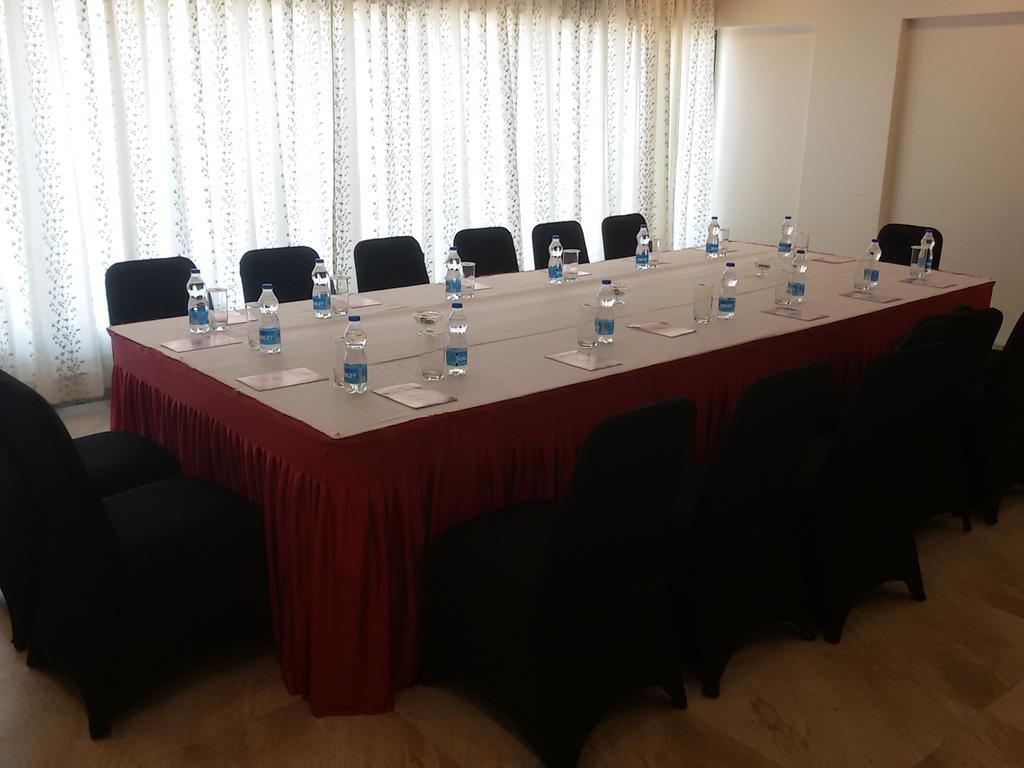 Hotel Green Olive Aurangabad  Exteriör bild