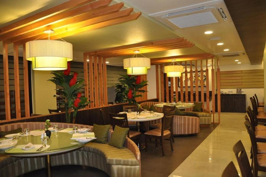 Hotel Green Olive Aurangabad  Exteriör bild