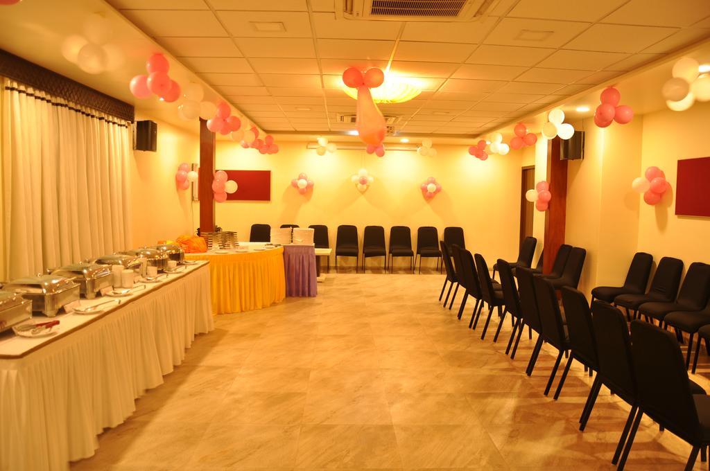Hotel Green Olive Aurangabad  Exteriör bild