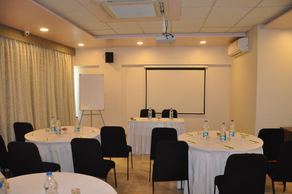 Hotel Green Olive Aurangabad  Exteriör bild