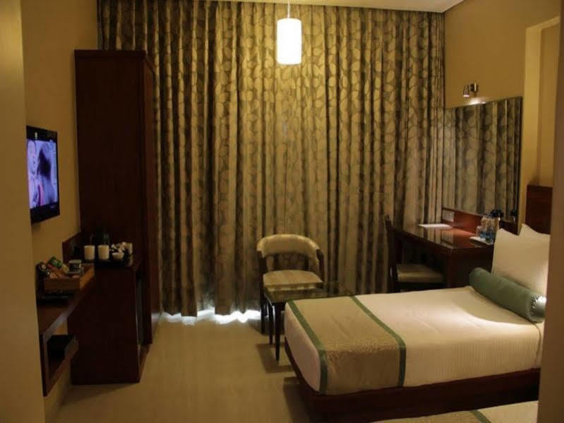 Hotel Green Olive Aurangabad  Exteriör bild